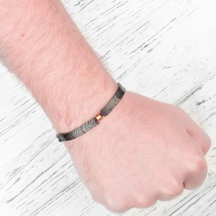 Handmade bracelet on elastic band Everiot Select LNS-2022 made of hematite beads